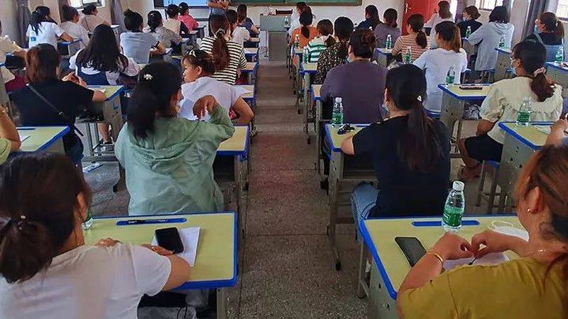 研究生培训教材全套价格揭秘：影响因素与选购要点